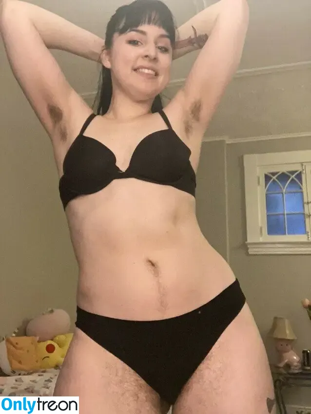 Hairy Women nude photo #2919 (HairyFairy420 / ig_naturals / pearlygirly06)