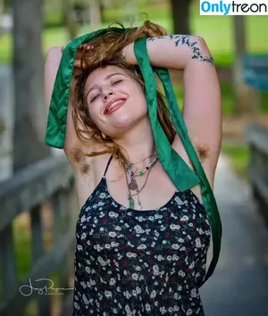 Hairy Women / HairyFairy420 / ig_naturals / pearlygirly06 nude photo #3374