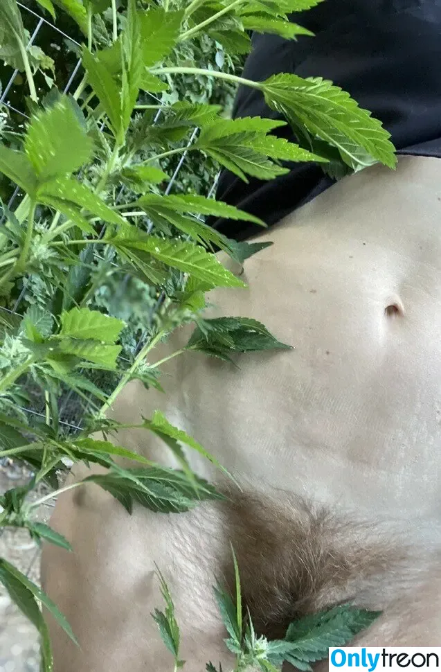 Hairy Women nude photo #3401 (HairyFairy420 / ig_naturals / pearlygirly06)