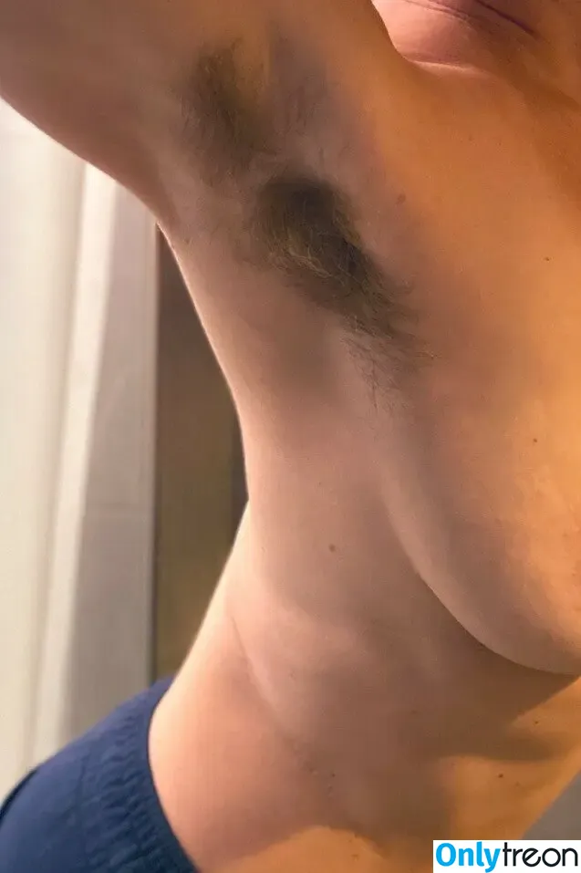 Hairy Women nude photo #3413 (HairyFairy420 / ig_naturals / pearlygirly06)