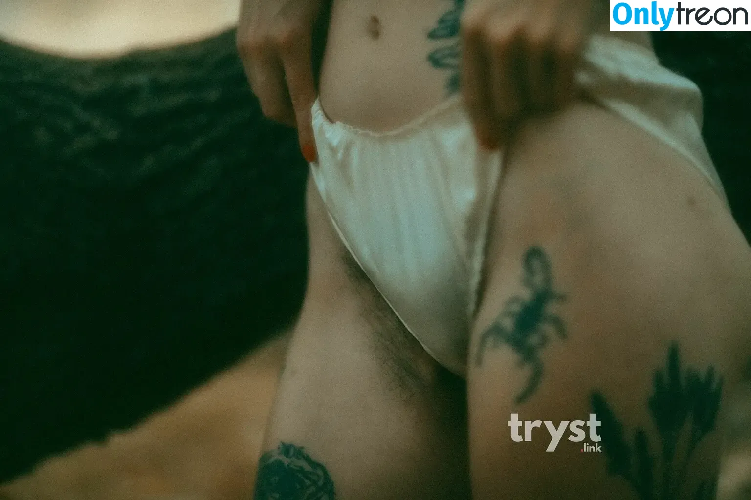 Hairy Women nude photo #3429 (HairyFairy420 / ig_naturals / pearlygirly06)