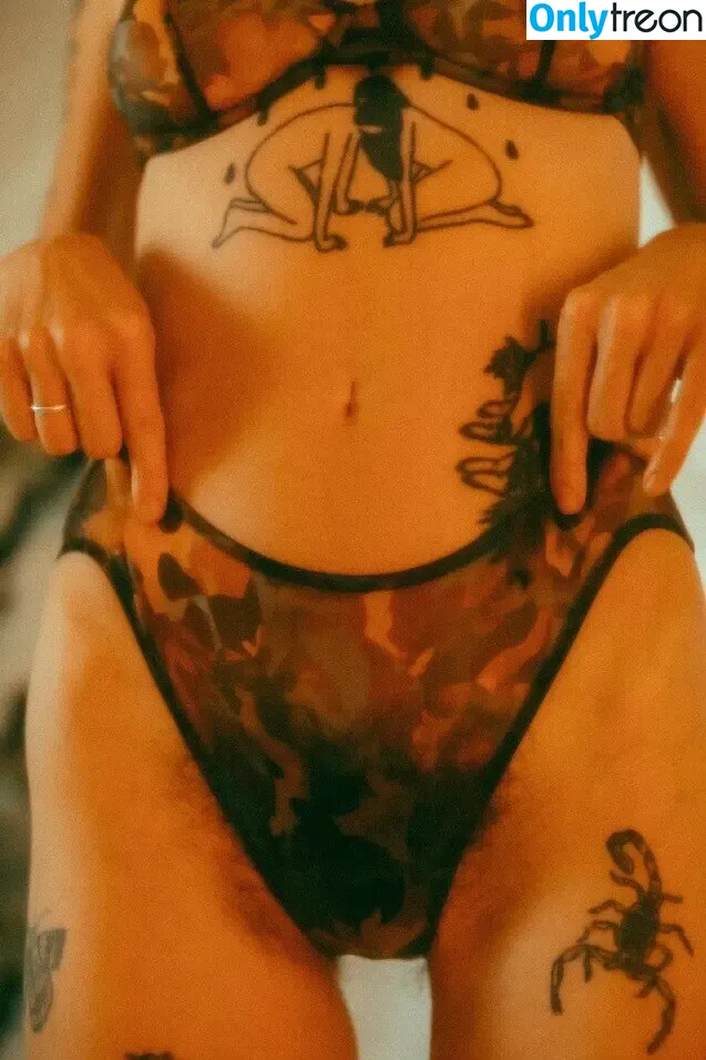 Hairy Women nude photo #3454 (HairyFairy420 / ig_naturals / pearlygirly06)