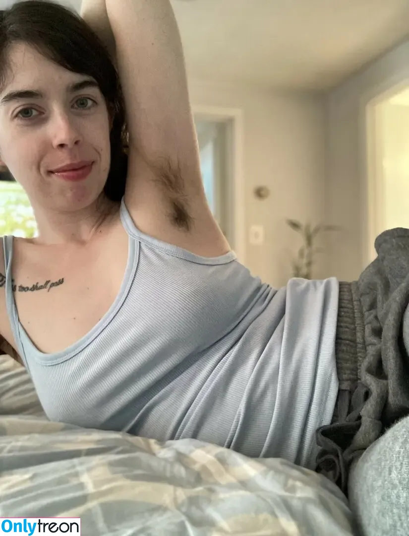 Hairy Women nude photo #3512 (HairyFairy420 / ig_naturals / pearlygirly06)