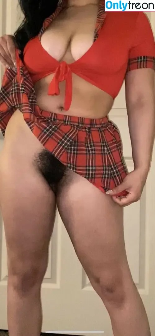 Hairy Women nude photo #3565 (HairyFairy420 / ig_naturals / pearlygirly06)