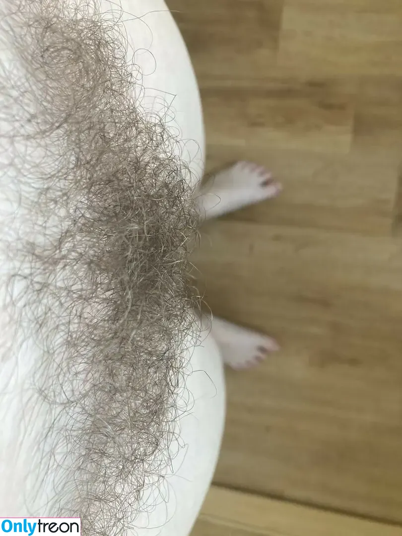 Hairy Women nude photo #3859 (HairyFairy420 / ig_naturals / pearlygirly06)