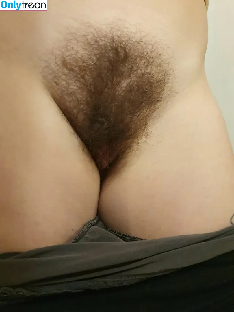 Hairy Women nude photo #3873 (HairyFairy420 / ig_naturals / pearlygirly06)