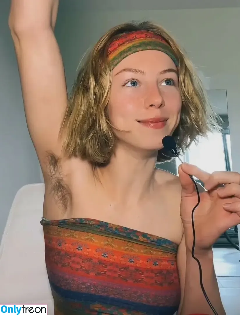 Hairy Women nude photo #3983 (HairyFairy420 / ig_naturals / pearlygirly06)