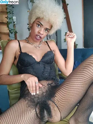 Hairy Women / HairyFairy420 / ig_naturals / pearlygirly06 nude photo #4261