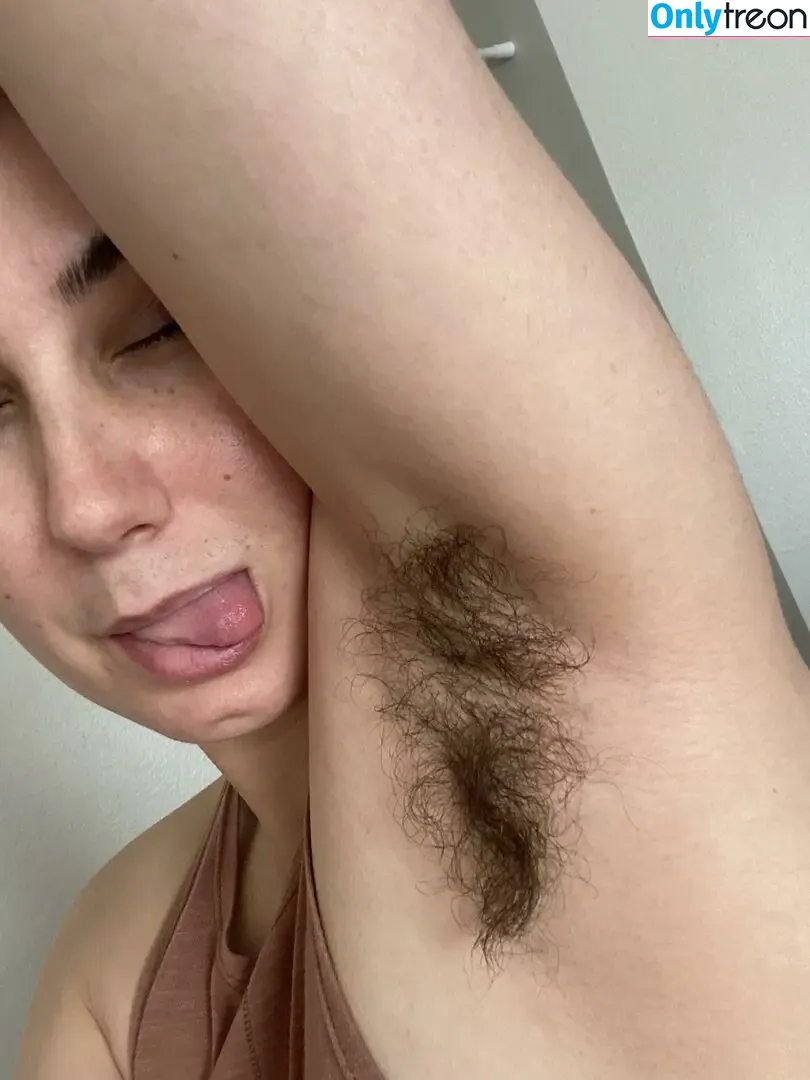 Hairy Women nude photo #4590 (HairyFairy420 / ig_naturals / pearlygirly06)