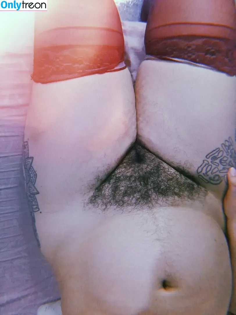 Hairy Women nude photo #4675 (HairyFairy420 / ig_naturals / pearlygirly06)