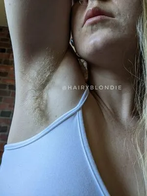 Hairyblondie / Goldie / hairy_blondie nude photo #0010