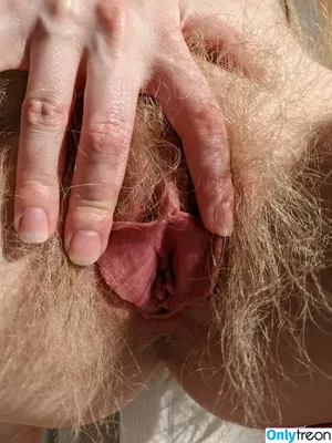 Hairyblondie / Goldie / hairy_blondie nude photo #0364