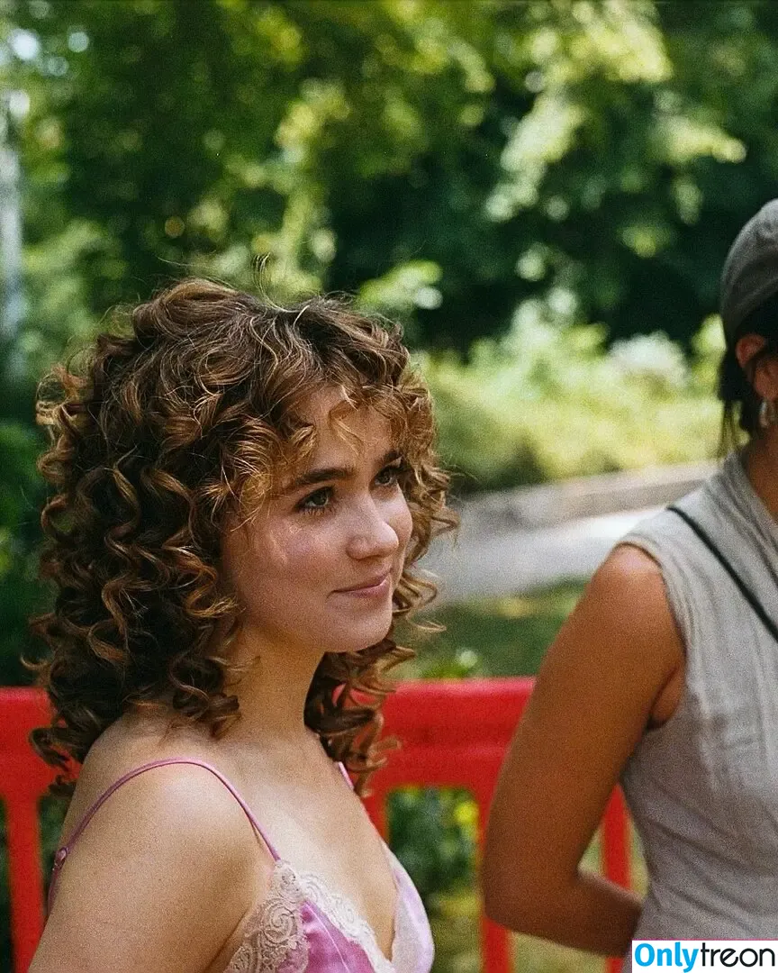 Haley Lu Richardson nude photo #0451 (haleyluhoo)