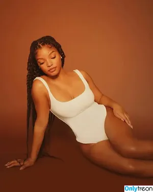 Halle Bailey / chloebaileyyy / hallebailey nude photo #0151