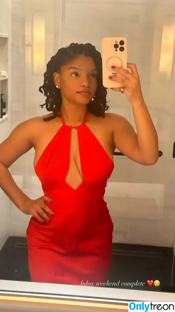 Halle Bailey nude photo #0157 (chloebaileyyy / hallebailey)