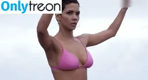 Halle Berry / halleberry / hberry01 nude photo #0145