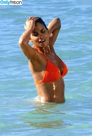 Halle Berry / halleberry / hberry01 nude photo #0230