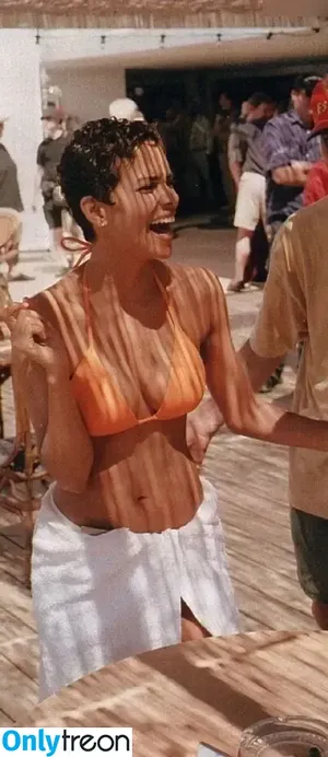 Halle Berry / halleberry / hberry01 nude photo #0236