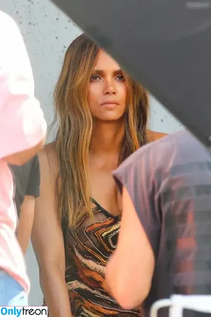 Halle Berry / halleberry / hberry01 nude photo #0366