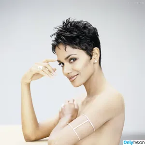 Halle Berry / halleberry / hberry01 nude photo #0398