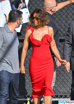 Halle Berry / halleberry / hberry01 nude photo #0464