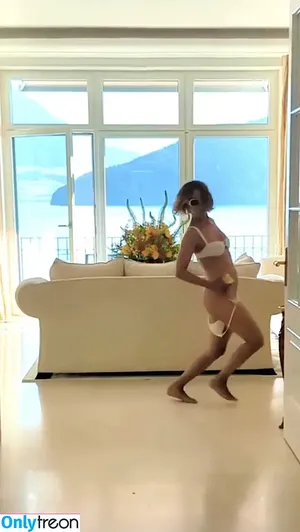 Halle Berry / halleberry / hberry01 nude photo #0786