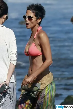 Halle Berry / halleberry / hberry01 nude photo #0798