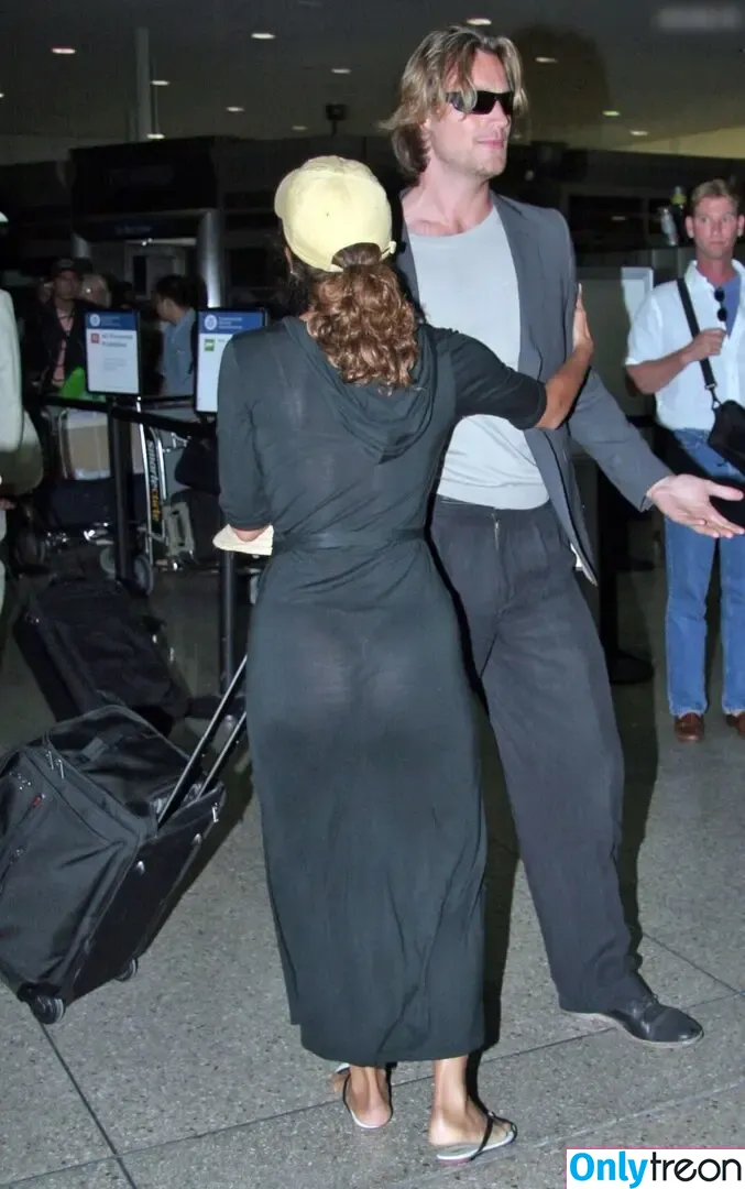 Halle Berry nude photo #0076 (halleberry / hberry01)