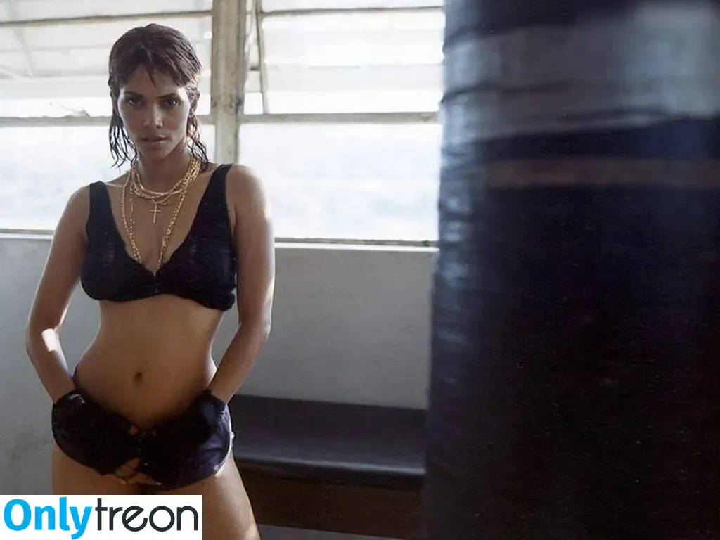 Halle Berry nude photo #0138 (halleberry / hberry01)