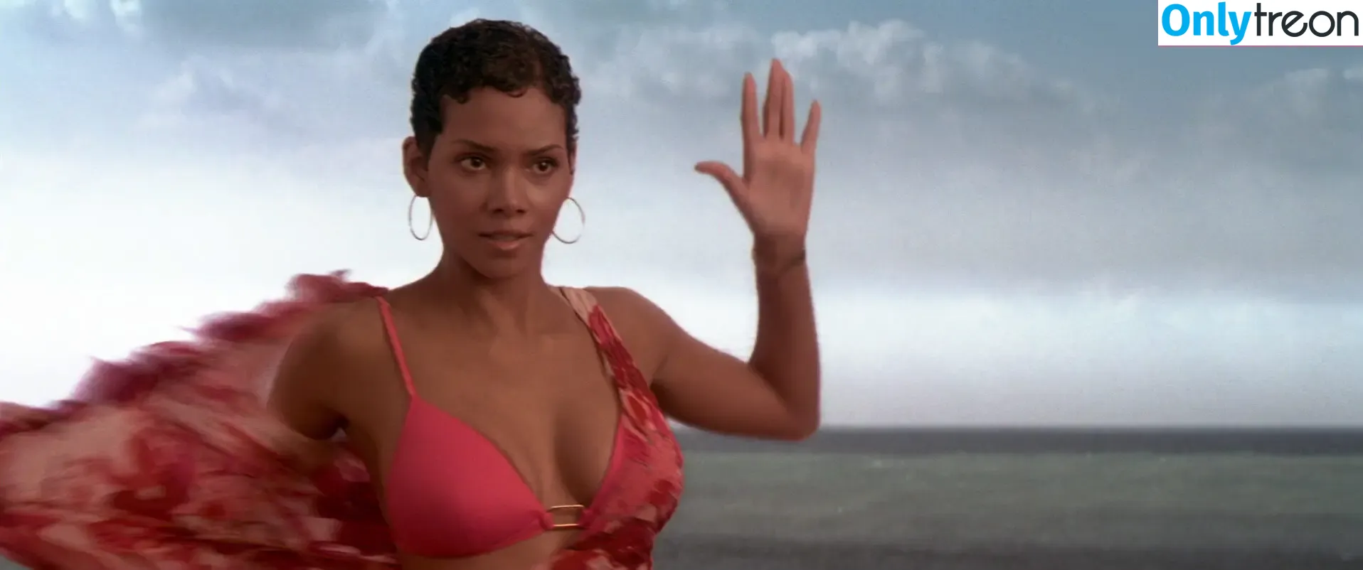 Halle Berry nude photo #0143 (halleberry / hberry01)