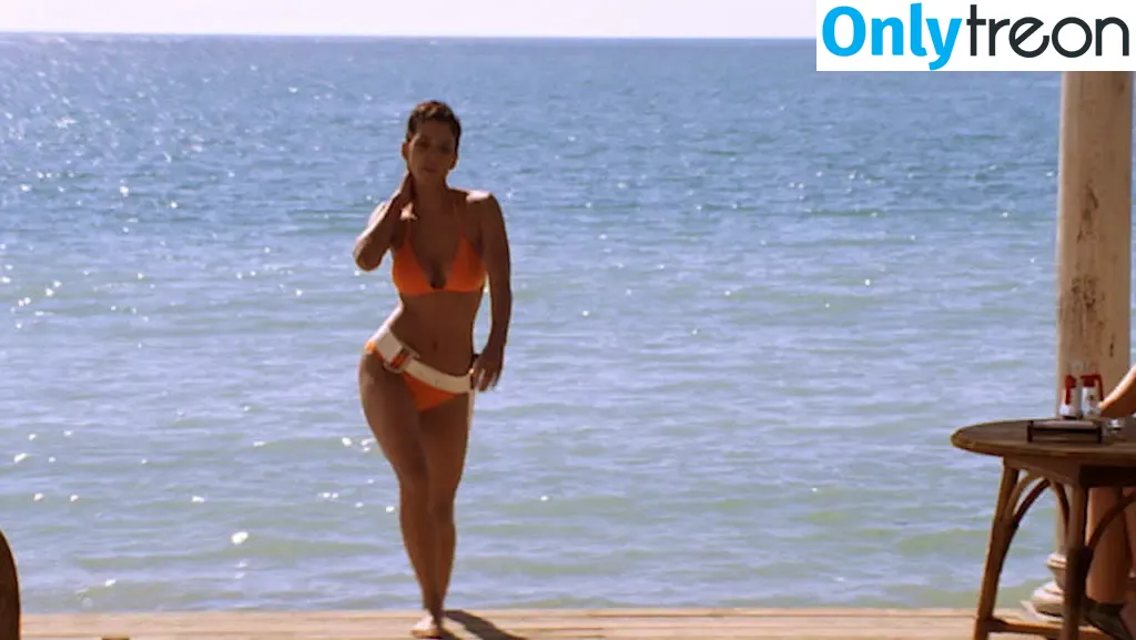 Halle Berry nude photo #0232 (halleberry / hberry01)
