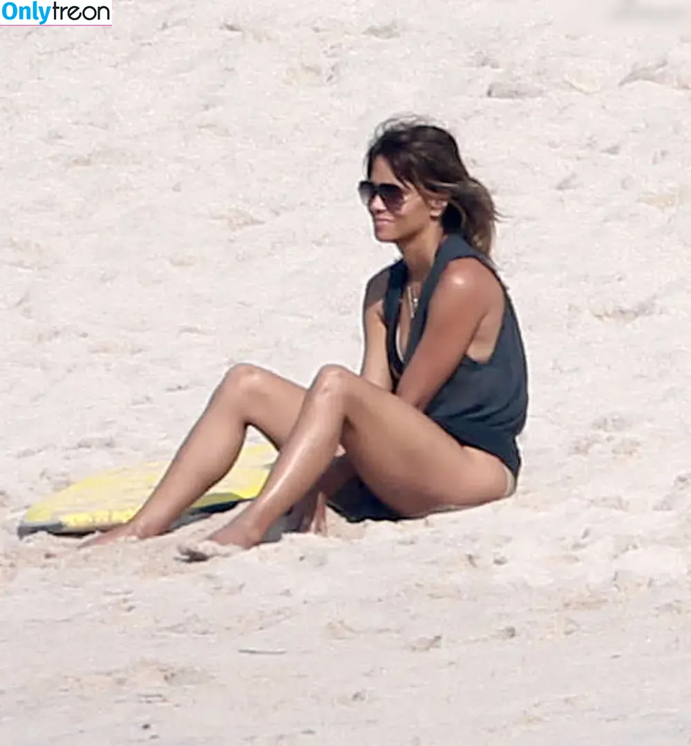 Halle Berry nude photo #0301 (halleberry / hberry01)
