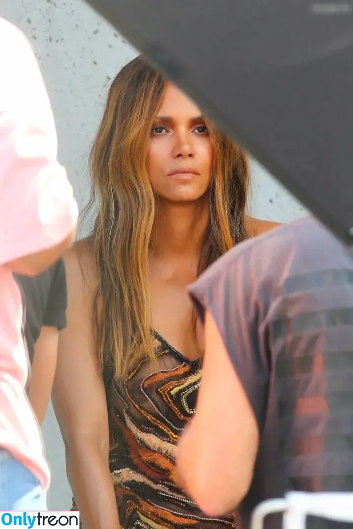 Halle Berry nude photo #0366 (halleberry / hberry01)