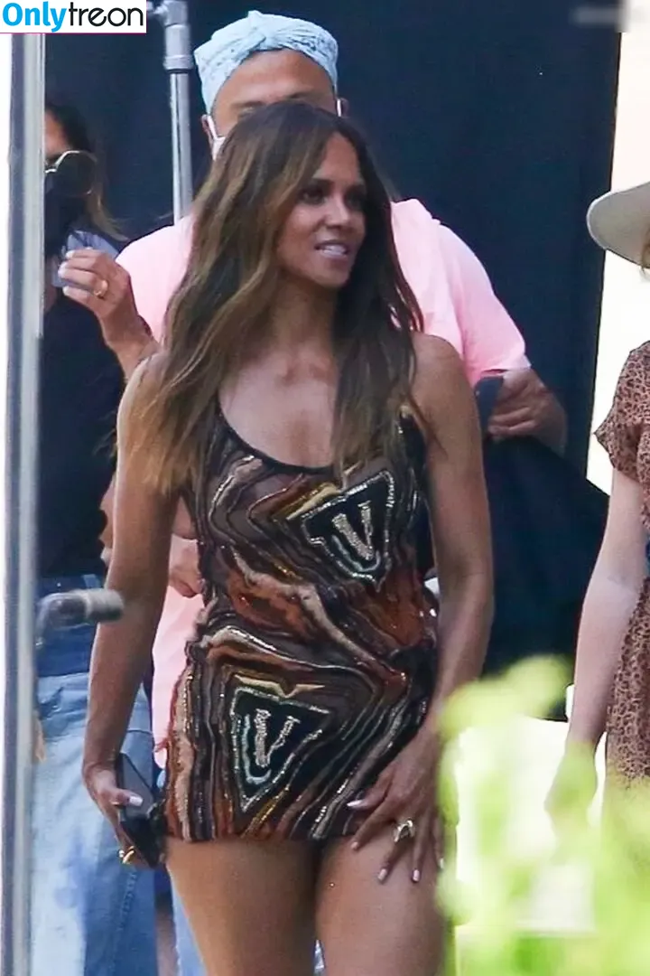 Halle Berry nude photo #0369 (halleberry / hberry01)