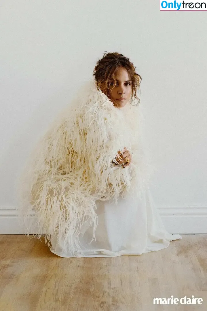 Halle Berry nude photo #0456 (halleberry / hberry01)
