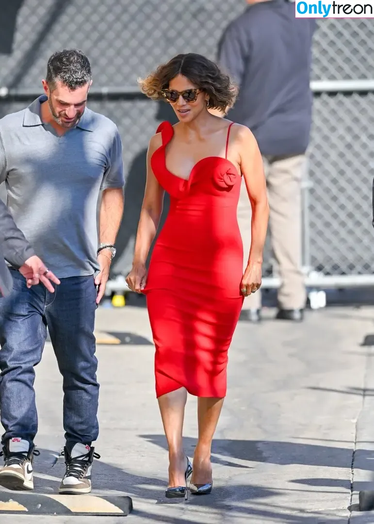 Halle Berry nude photo #0465 (halleberry / hberry01)