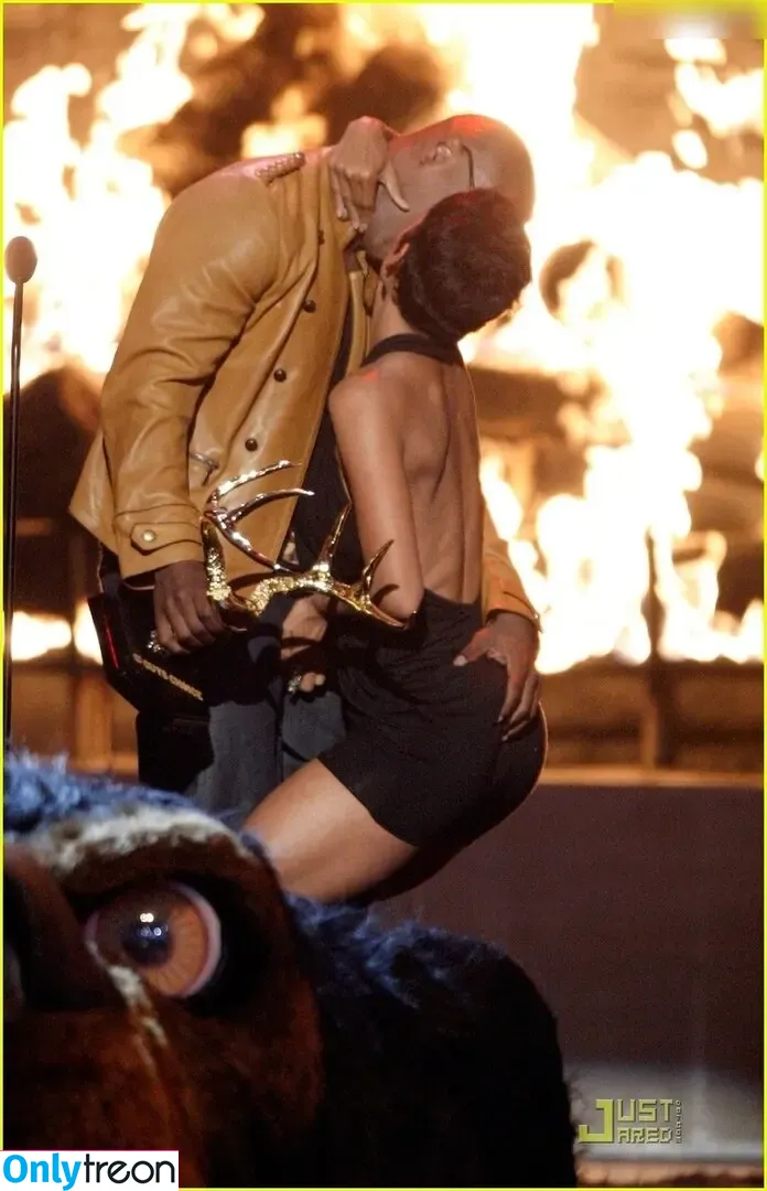 Halle Berry nude photo #0701 (halleberry / hberry01)