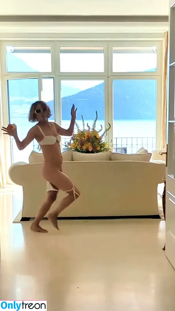 Halle Berry nude photo #0785 (halleberry / hberry01)