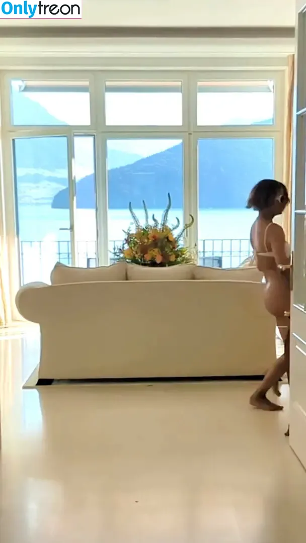 Halle Berry nude photo #0788 (halleberry / hberry01)