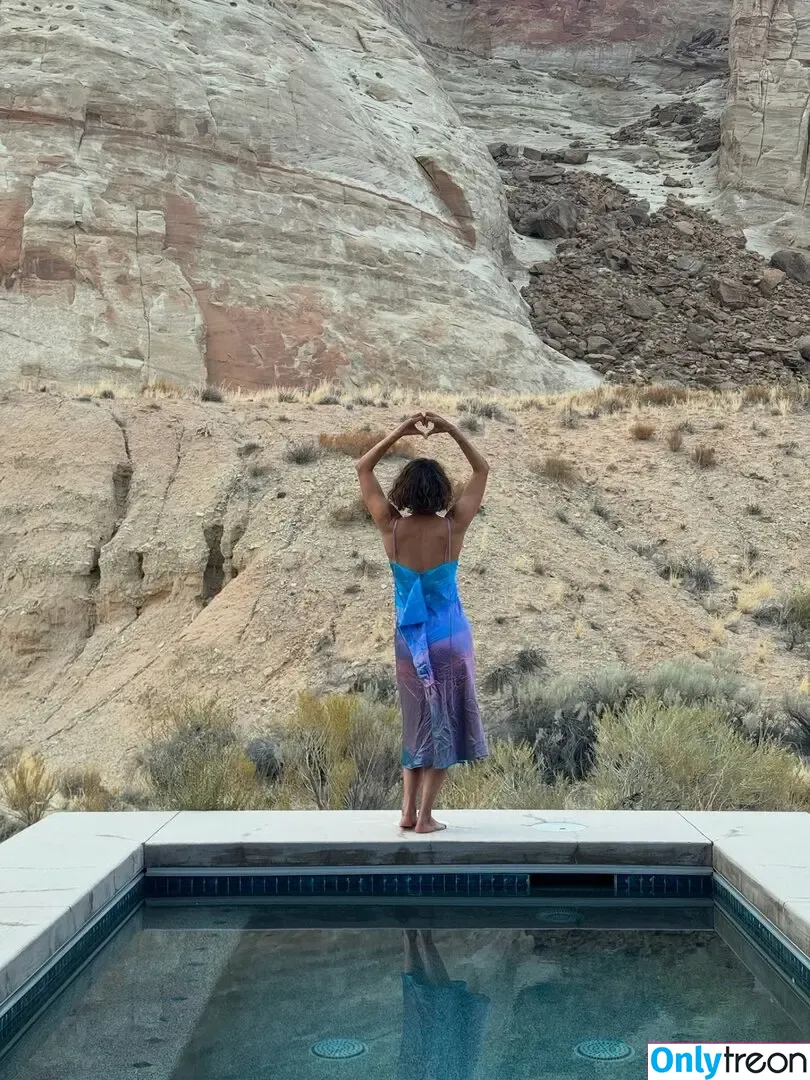 Halle Berry nude photo #0822 (halleberry / hberry01)
