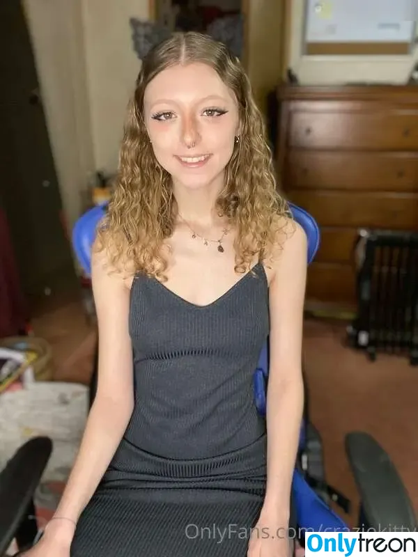 Hallie Gift nude photo #0907 (craziekitten / giftyhippie)