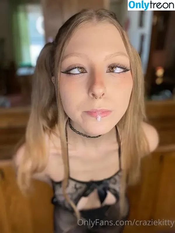Hallie Gift nude photo #1001 (craziekitten / giftyhippie)
