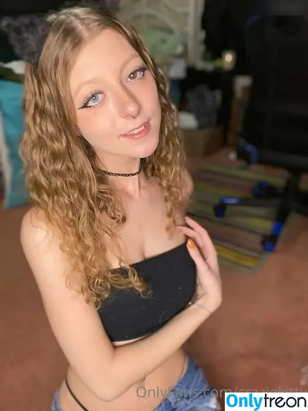 Hallie Gift nude photo #1055 (craziekitten / giftyhippie)