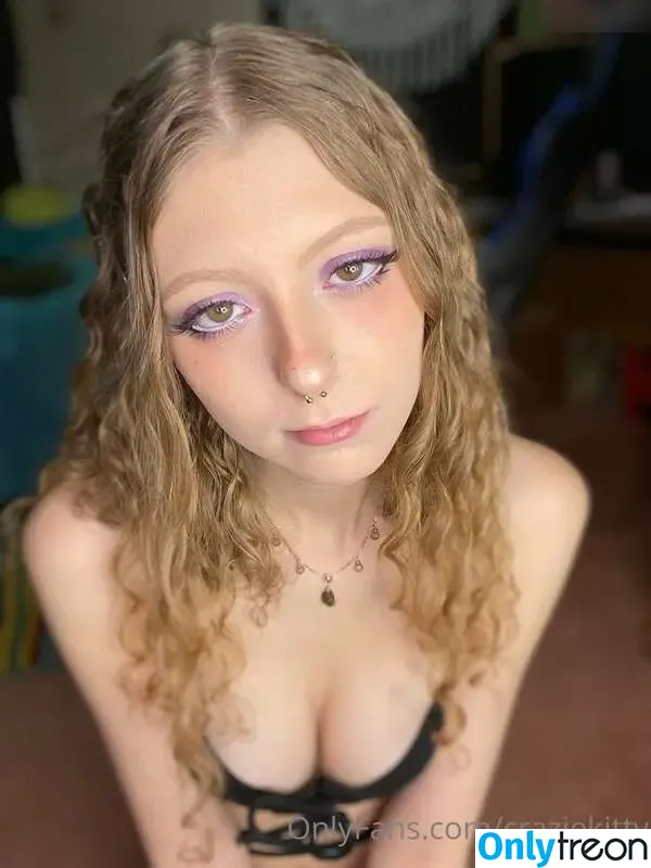 Hallie Gift nude photo #1089 (craziekitten / giftyhippie)