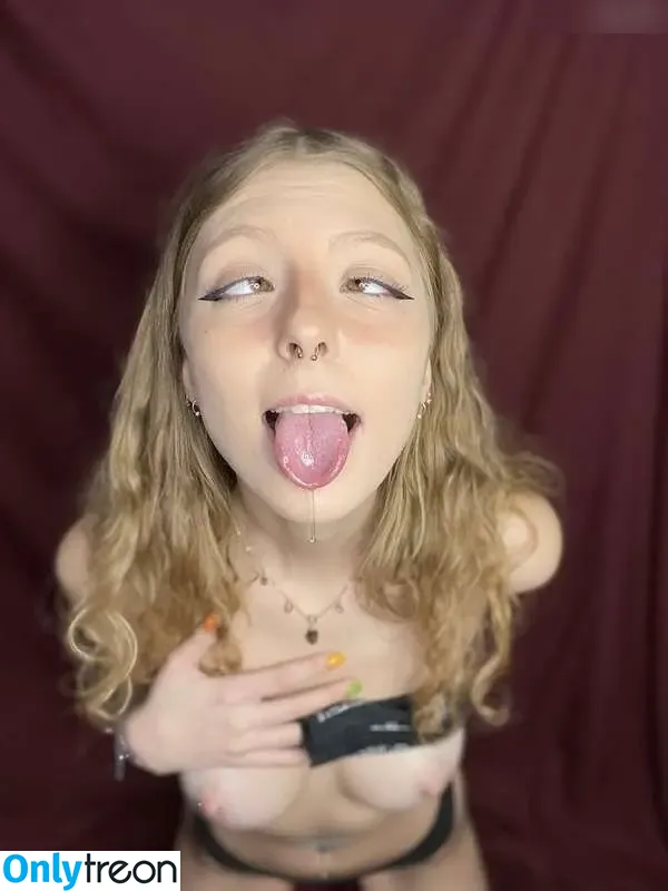 Hallie Gift nude photo #1116 (craziekitten / giftyhippie)