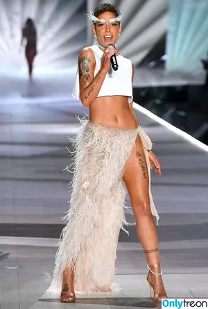Halsey / iamhalsey / yammahaaa nude photo #0576