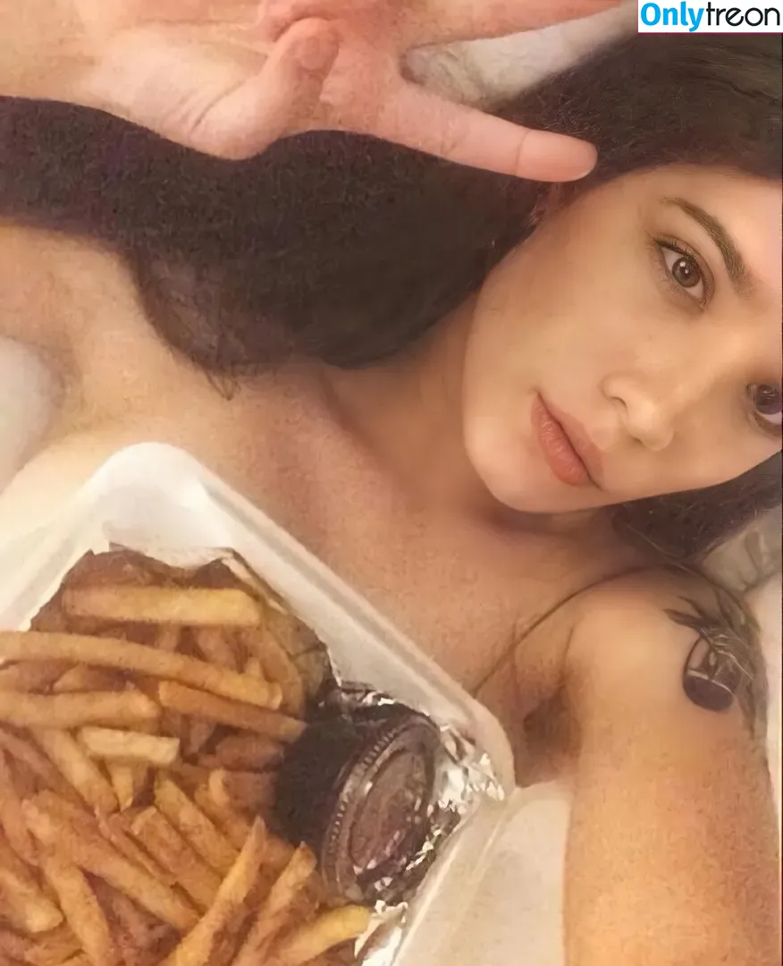 Halsey nude photo #0017 (iamhalsey / yammahaaa)