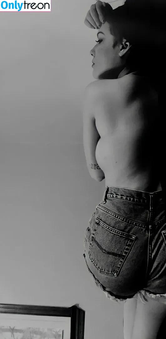 Halsey nude photo #0045 (iamhalsey / yammahaaa)