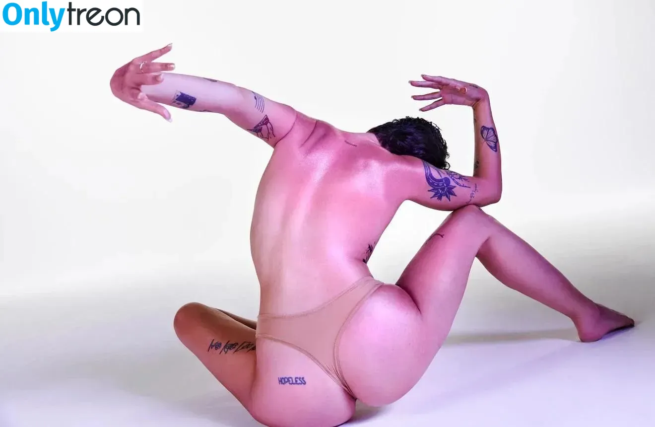 Halsey nude photo #0104 (iamhalsey / yammahaaa)