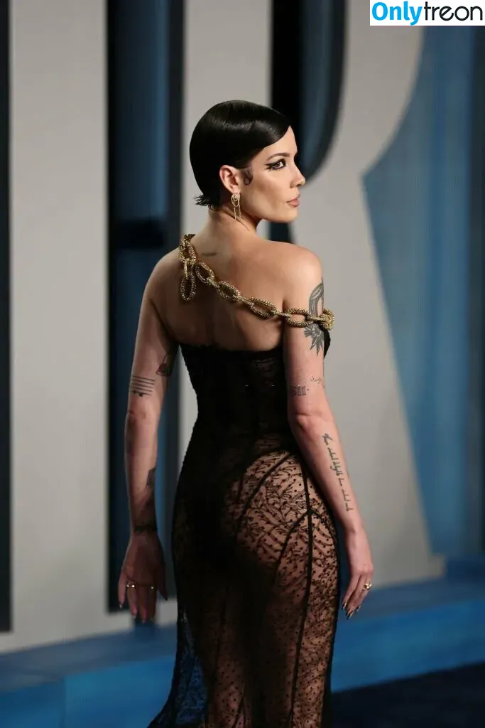 Halsey nude photo #0123 (iamhalsey / yammahaaa)